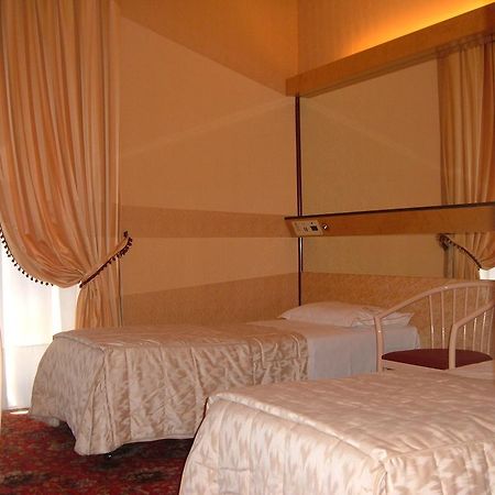 Hotel Roma Cesano Boscone Ngoại thất bức ảnh